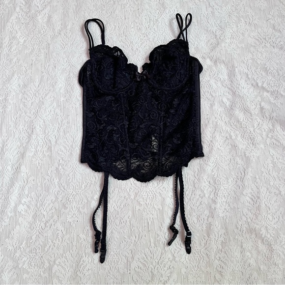 Victoria's Secret Other - Victoria’s Secret gold label black lace corset bra
